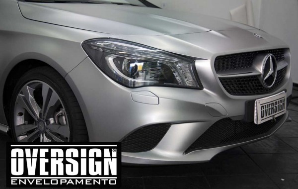 Mercedes Benz CLA 200 envelopamento Hiper prata