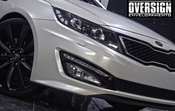 Kia Optima Envelopamento Branco Pérola.