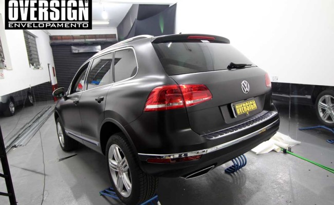 Touareg, nova touareg, touareg envelopada, envelopamento de carros, black satin, oversign, envelopamento SP, (16)