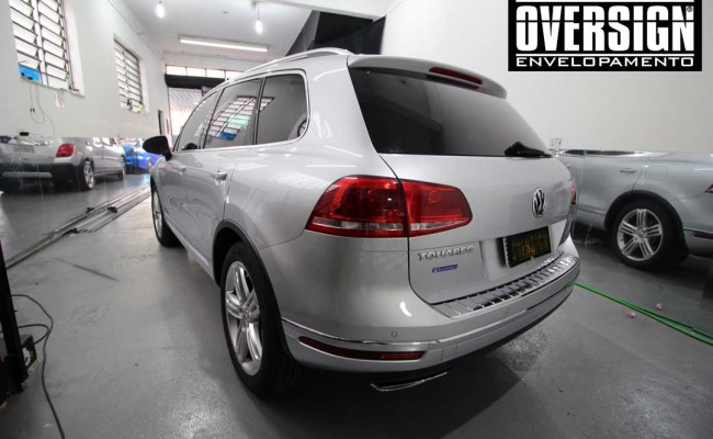 Touareg, nova touareg, touareg envelopada, envelopamento de carros, black satin, oversign, envelopamento SP, (2)