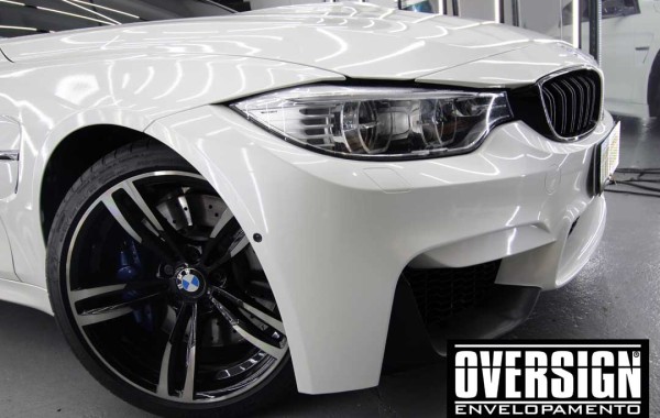 BMW M4 Branco Pérola.